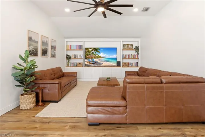 1910 Sw 39th St, Cape Coral, Florida 33914