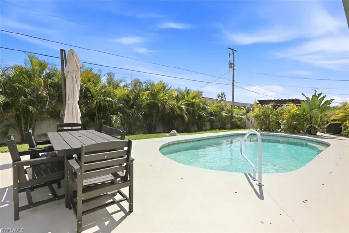1910 Sw 39th St, Cape Coral, Florida 33914