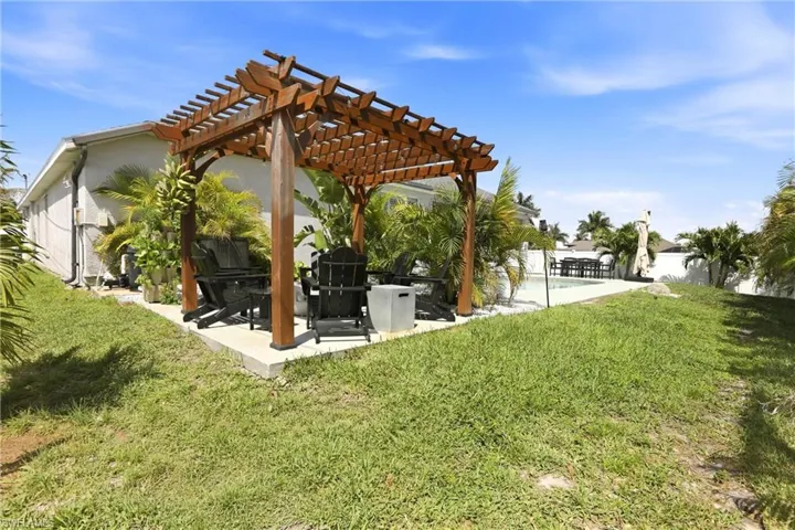 1910 Sw 39th St, Cape Coral, Florida 33914