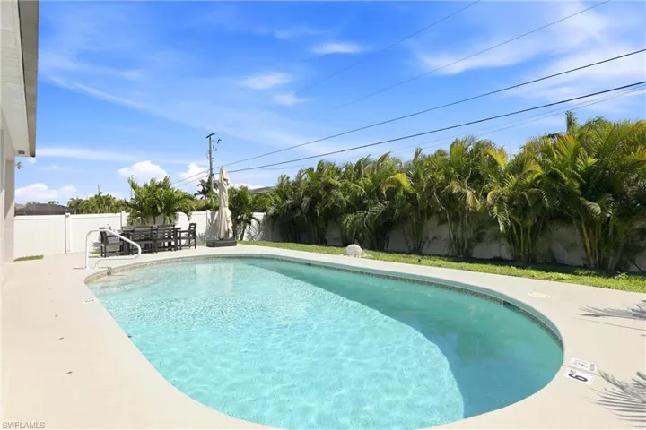 1910 Sw 39th St, Cape Coral, Florida 33914