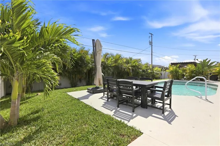 1910 Sw 39th St, Cape Coral, Florida 33914