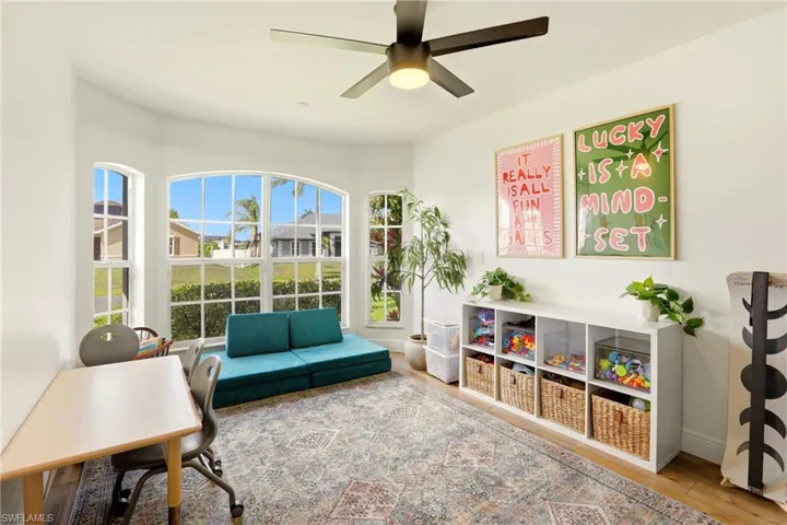 1910 Sw 39th St, Cape Coral, Florida 33914