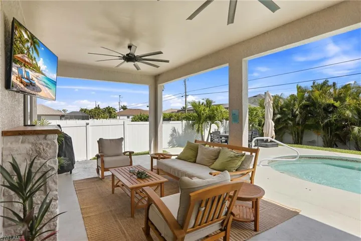 1910 Sw 39th St, Cape Coral, Florida 33914
