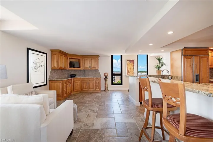 3215  Gulf Shore N BLVD, Naples, FL 34103