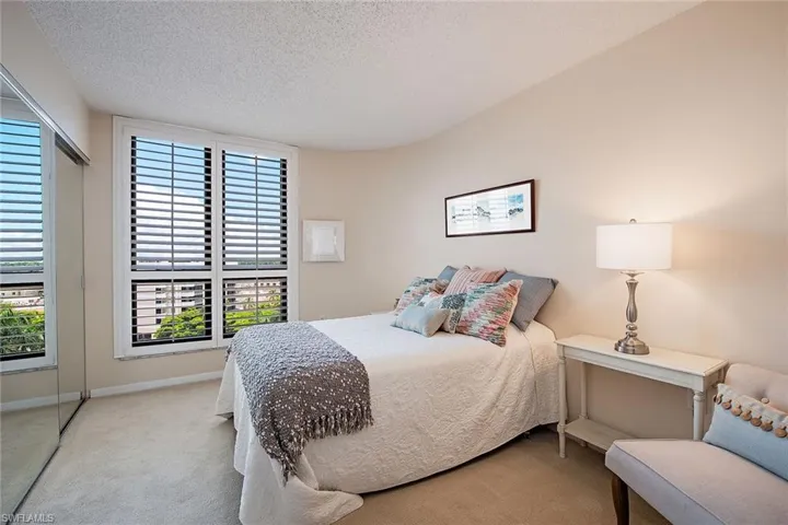 3215  Gulf Shore N BLVD, Naples, FL 34103