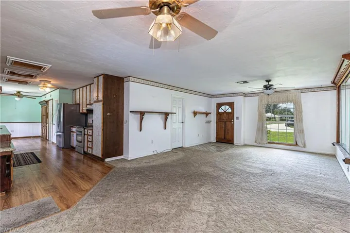 Living Room / Kitchen