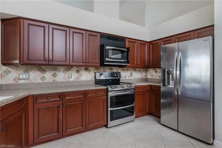 512 33rd Ter, Cape Coral, Florida 33904
