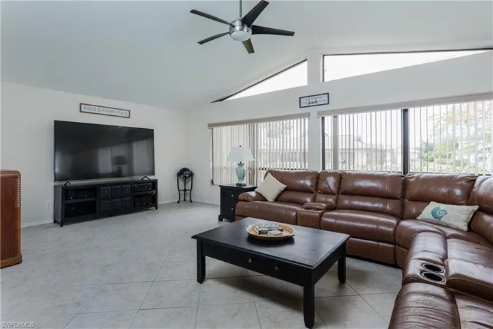 512 33rd Ter, Cape Coral, Florida 33904