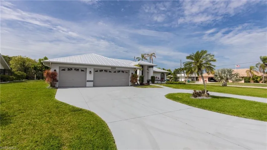 512 33rd Ter, Cape Coral, Florida 33904