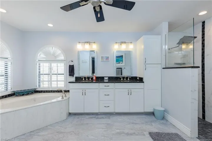 512 33rd Ter, Cape Coral, Florida 33904