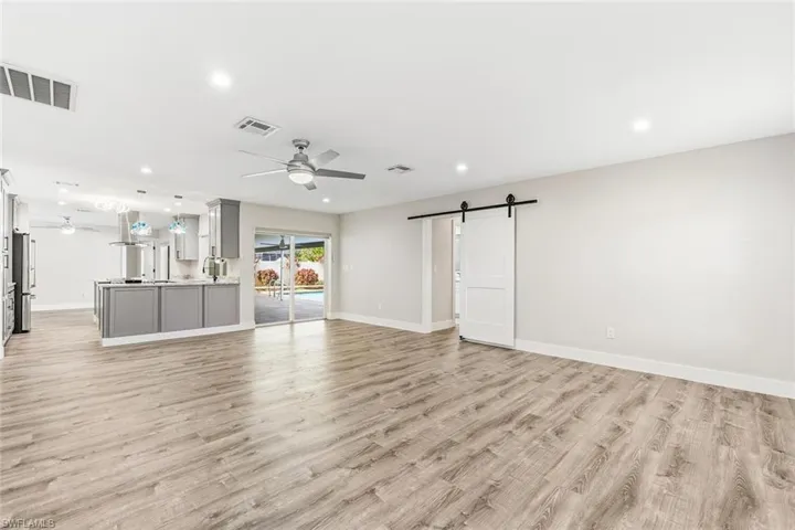 Family Room with Pool Access ~ Great Space!