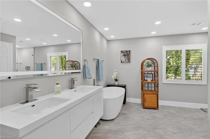 4225 2nd Ave, Cape Coral, Florida 33914