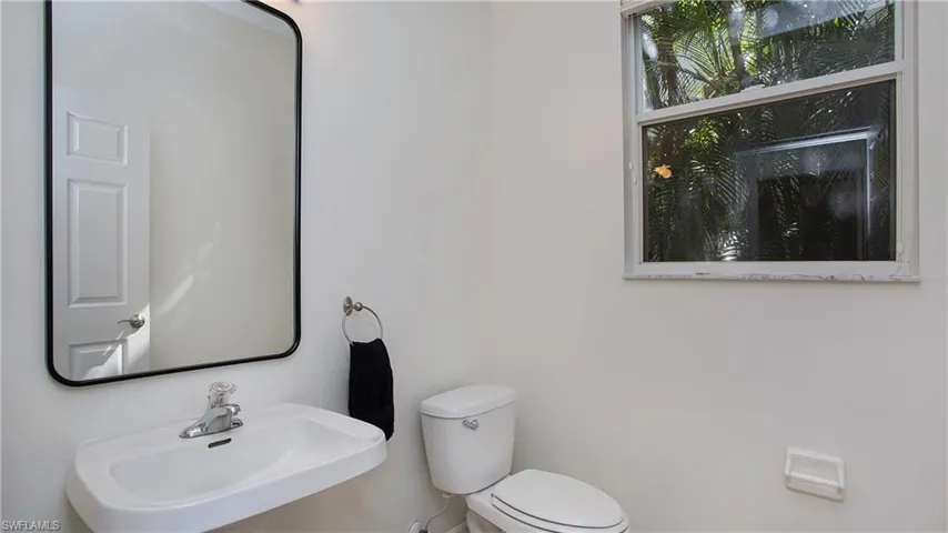 1st floor half bathroom