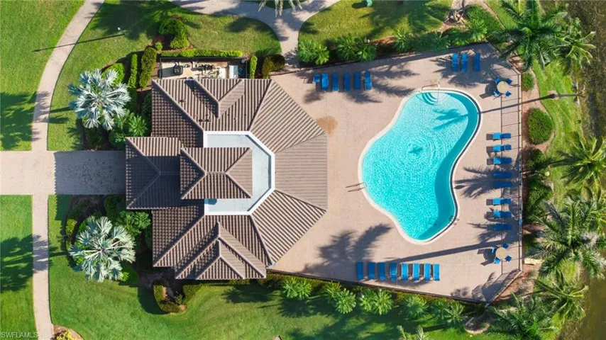 Bird's eye view of a pool area
