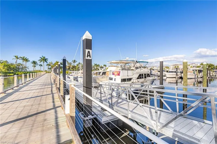 Dock to private island for members