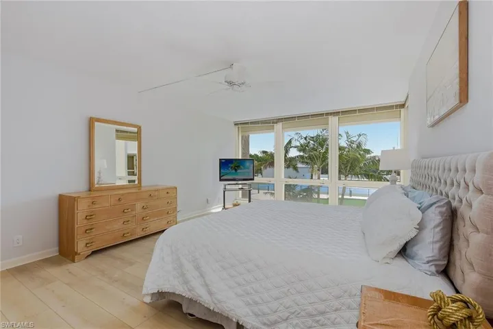 4051  Gulf Shore N BLVD, Naples, FL 34103