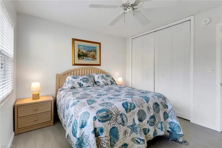 207  8th S AVE, Naples, FL 34102