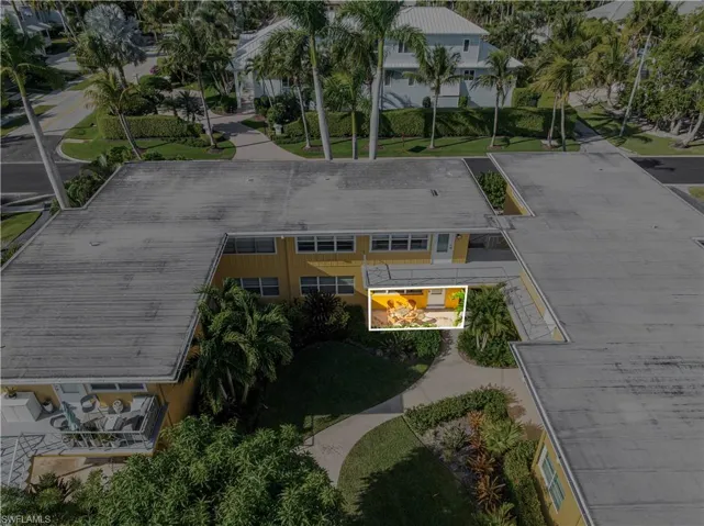 207  8th S AVE, Naples, FL 34102