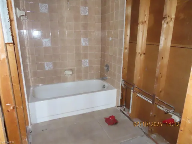 6012 Timberwood Cir 212, Fort Myers, Florida 33908
