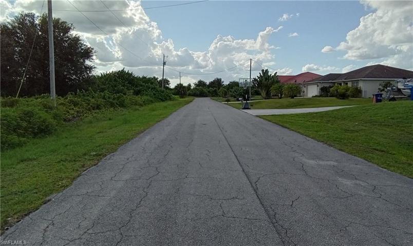 619 CHEMSTRAND ST E, LEHIGH ACRES FL 33974