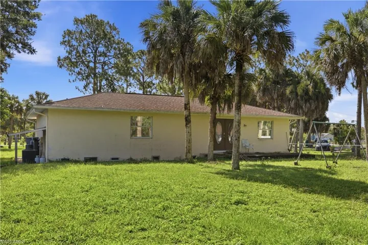 231 14th St Ne, Naples, Florida 34120