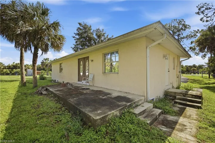 231 14th St Ne, Naples, Florida 34120