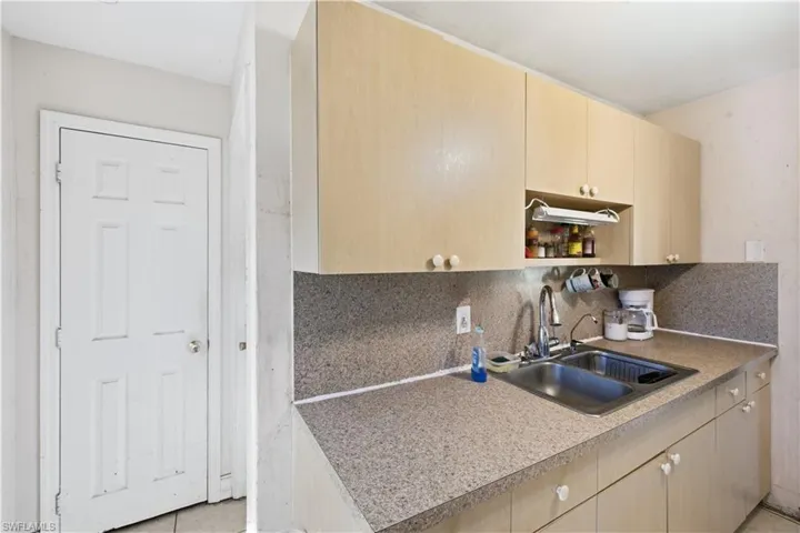 231 14th St Ne, Naples, Florida 34120