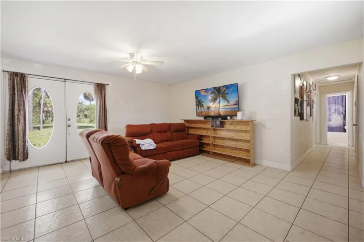 231 14th St Ne, Naples, Florida 34120