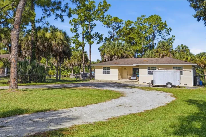 231 14th St Ne, Naples, Florida 34120