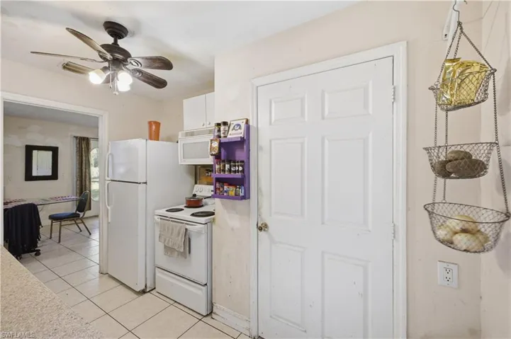 231 14th St Ne, Naples, Florida 34120