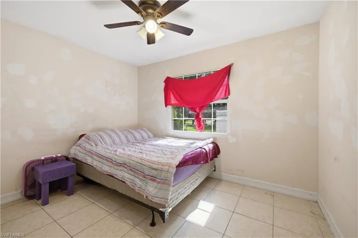 231 14th St Ne, Naples, Florida 34120