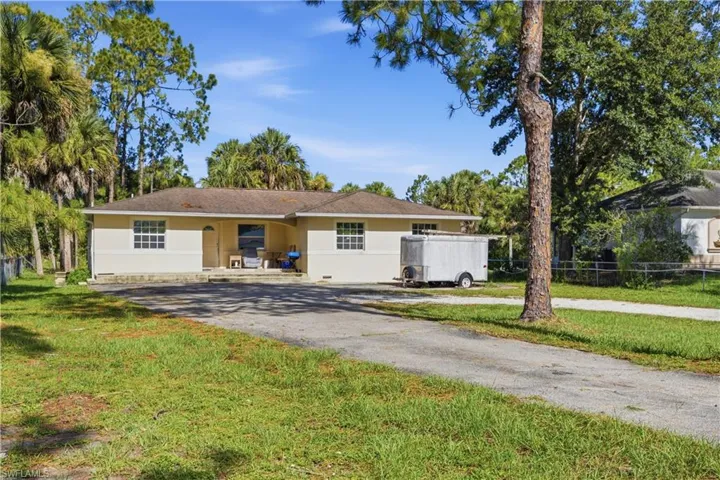 231 14th St Ne, Naples, Florida 34120