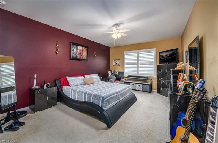 Room enough for Setting Area