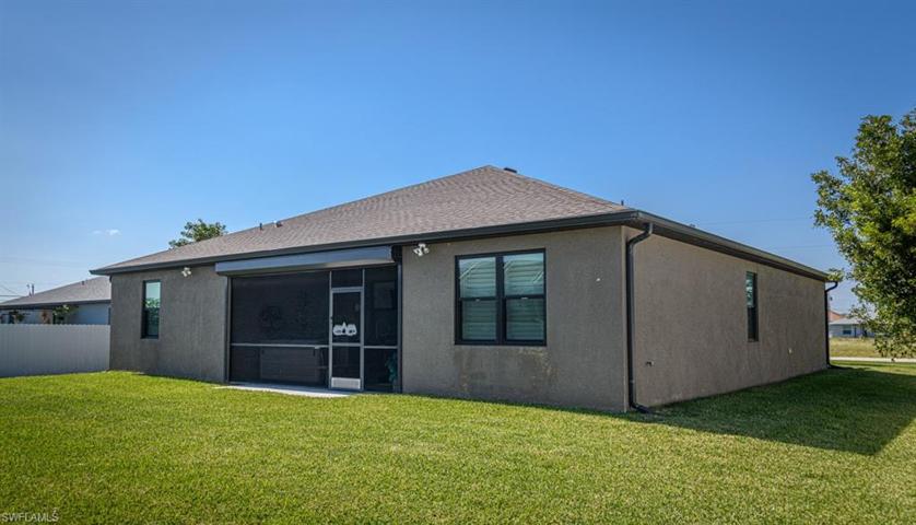 Lanai W/Rolldown Protection