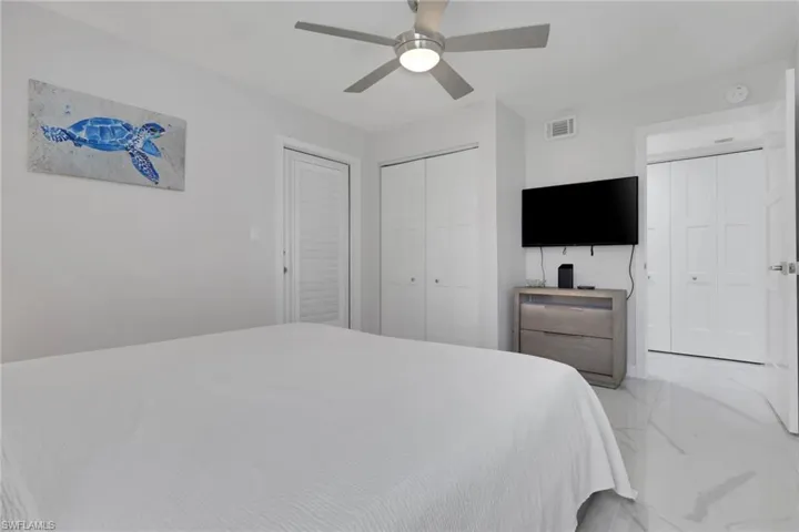 175 5th Ave S 4, Naples, Florida 34102