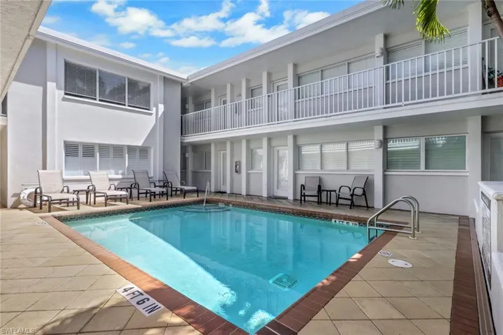 175 5th Ave S 4, Naples, Florida 34102