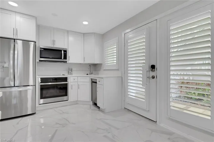 175 5th Ave S 4, Naples, Florida 34102