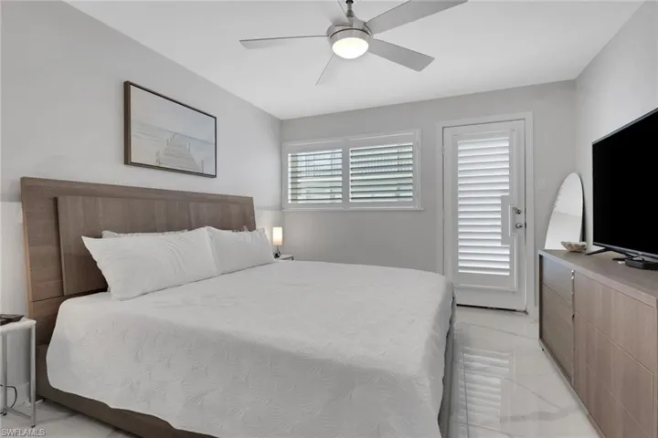175 5th Ave S 4, Naples, Florida 34102