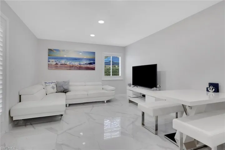 175 5th Ave S 4, Naples, Florida 34102