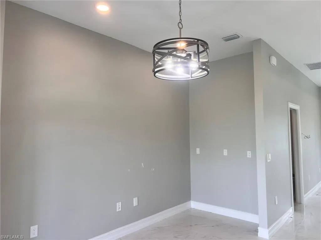 6021 Lindbrook AVE, Fort Myers, FL 33905,2025000001