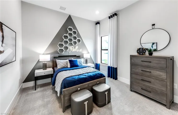 Interior photos are of a staged model home. Illustration purposes only. Options may vary.