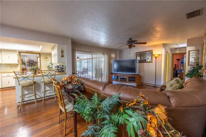 1314 SE 43rd  TER, Cape Coral, FL 33904