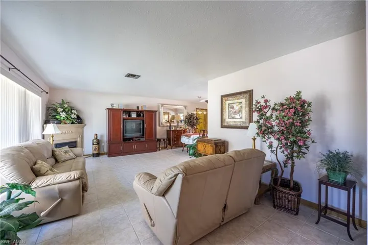 1314 SE 43rd  TER, Cape Coral, FL 33904
