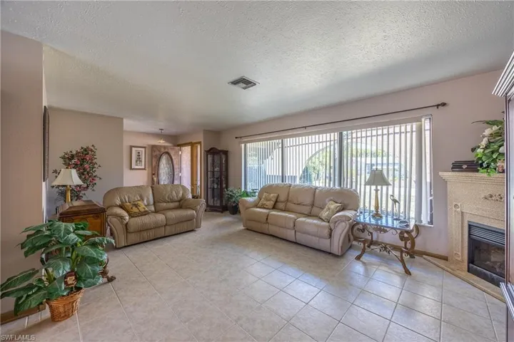 1314 SE 43rd  TER, Cape Coral, FL 33904