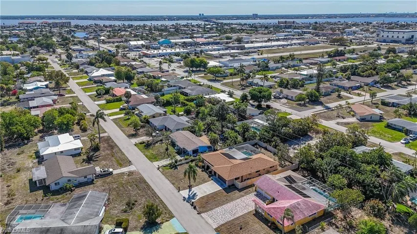 1314 SE 43rd  TER, Cape Coral, FL 33904
