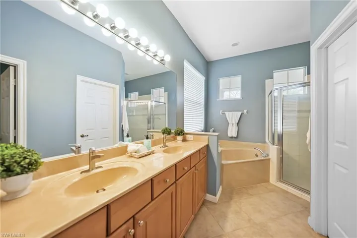 11700  Pine Timber  LN, Fort Myers, FL 33913