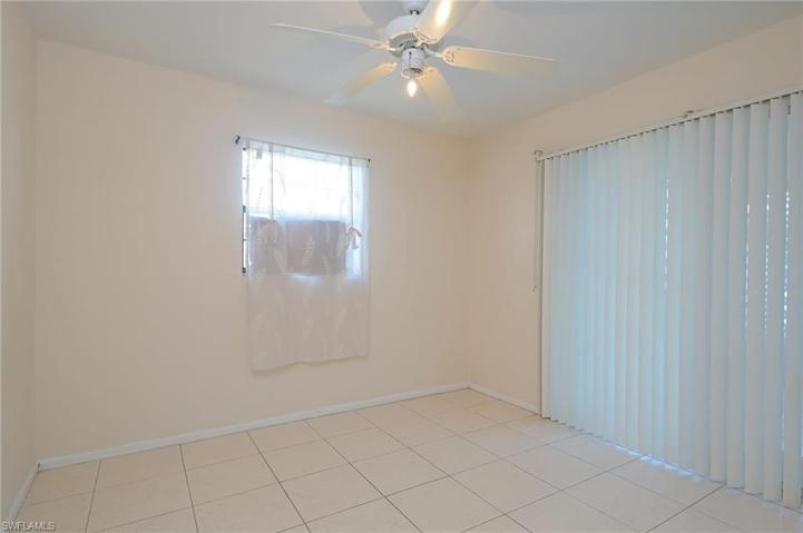 Guest bedroom 2 opens to big outdoor screened patio.