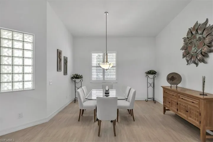765  Bentwater  CIR, Naples, FL 34108