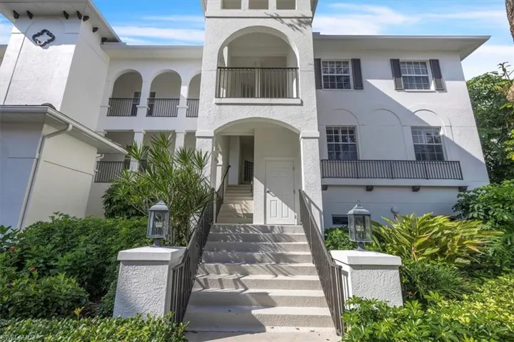 765  Bentwater  CIR, Naples, FL 34108