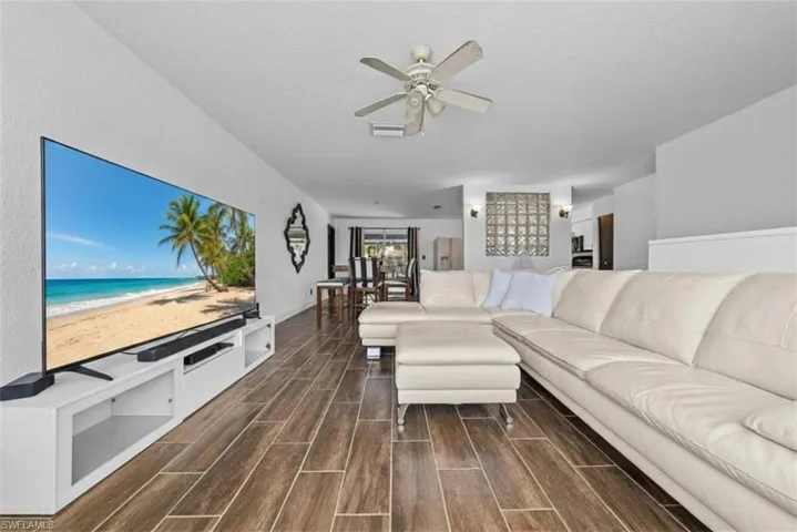 4027  Mindi  AVE, Naples, FL 34112